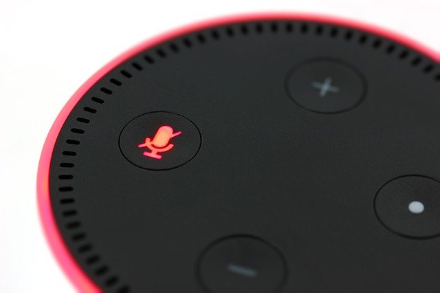 Spoločnosť Google vyvíja konkurenčnú Amazon Echo Show